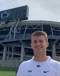 Hi DAVIS! I'm JJ Mallory a rising senior studying Civil Engineering at Penn  State University! I'm working at Reston Row this summer and I'm excited to  show everyone around this week!