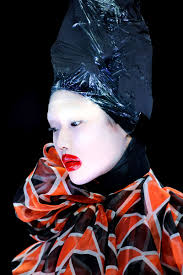 8 best runway beauty moments of all time