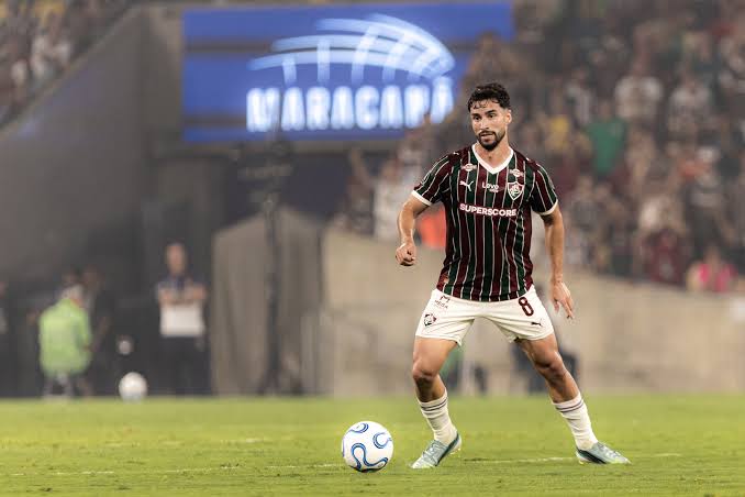 Martinelli sofre tor&ccedil;&atilde;o e vira d&uacute;vida contra o Palmeiras