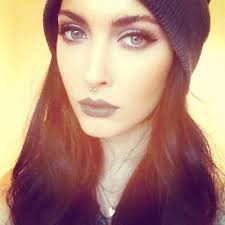 Amanda Hendrick y Drop Dead chaqueta de ropa 399842