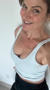 Clarissa Shepherd's Instagram, Twitter & Facebook