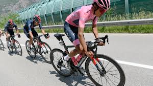 Hasta aquí el seguimiento en directo de la etapa 18 del giro con el espectáculo en la etapa reina de la corsa rosa con el nuevo liderato de kelderman y la. Gn Renhrjpd2om