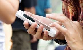 Για τις μετακινήσεις με sms κωδικό 4 τα ελεγκτικά όργανα θα ζητούν περαιτέρω διευκρινίσεις για να επιβεβαιώνουν την ορθή χρήση του sms. 13033 Oi Kwdikoi Metakinhshs Sms Oi E3i Logoi Poy Mporei Kapoios Na Bgei Ektos Spitioy Mononews