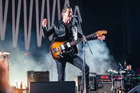 Stream nos alive clubbing, a playlist by cezarony from desktop or your mobile device. Arctic Monkeys Serenade Lisbon S Nos Alive Festival With Love Song