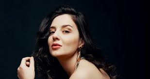 Maria ile Mustafa'nın 'Gonca'sı Tuğba Tutuğ: Sahne gereği her şeyi yaparım! 