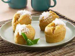 Gulung daun pisang dengan rapi dan sematkan kedua sisi dengan lidi. Cara Praktis Membuat Lontong Daun Pisang By Ikoma Co Id Medium