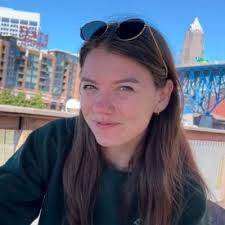 Emily Earl (@EmilyEarl10)