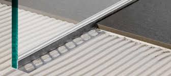 Der abfluss einer dusche funktioniert nach dem schwerkraftprinzip. Fliesen Profil Dusche Keil Keilprofil Bodengleiche Dusche Gefalleprofil Blanke