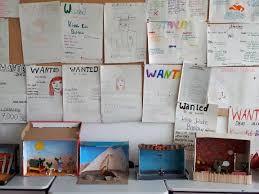 As further evidence of his family's bad fortune which they attribute to a curse on a distant relative, stanley yelnats is sent to a hellish correctional camp in the texas desert where he finds his first real friend, a treasure, and a new sense of himself. Locher Im Karton Ein Deutschprojekt Der 6b Diltheyschule Wiesbaden