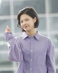 Momo (november 9th, 1996) (25 y/o) (scorpio) 4. Jeongyeon Short Hair Black Hair Jeongyeon