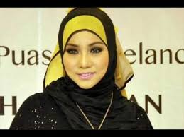 Bergegar kata mereka kau terpukau fantasi akalmu asyik sehati sejiwa dan #tilljannah menangis tak berlagu. Noraniza Idris Si Nara By Fotokopi