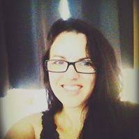 Linda Pineau's Instagram, Twitter & Facebook