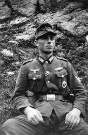 Gebirgsjager Of The 2nd Mountain Division Franz Roth Resting On The Kola Peninsula Pin By Paolo Marzioli Soldaten Reichsmarschall Kriegerin