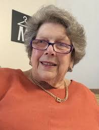 Pauline Horner's Instagram, Twitter & Facebook