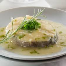 Darnes De Lotte Et Sauce Au Gruyere Recette Recettes Fruits De Mer Cuisson Lotte Alimentation