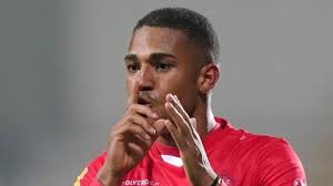 Samuel Lino shuts down Vinicius's attention-seeking claims of racism in  Spain