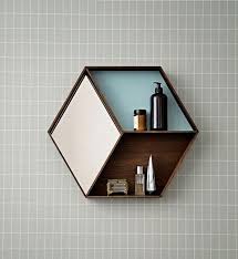 Beinahe Wie Eine Skulptur Schmuckt Das Sechseckige Regal Wall Wonder Von Ferm Living Die Wand Der Entwurf K Spiegel Eiche Spiegel Schmucken Danisches Design