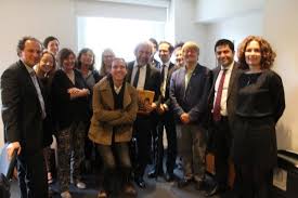 Dilek dündar'ın pasaportuna eşi hakkında açılan davalar nedeniyle tahdit konulmuştu. Turkey Dilek Dundar Wife Of Journalist Can Dundar Prevented From Leaving The Country English Pen