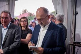 Join facebook to connect with gregoriana carmen tudoran and others you may know. Ep Valasztasok Fej Fej Mellett A Psd Es A Pnl Az Rmdsz 5 4 Szazalekon All Az Exit Poll Adatai Szerint Percrol Percre