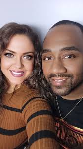 Can someone please give me a better background like maybe beach, or wedding  scene pleaaaaaaassse!