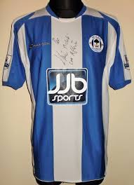 Kleiden sie sich wie ihre lieblingsspieler. Wigan Athletic Home Fussball Trikots 2008 2009 Sponsored By Jjb Sports