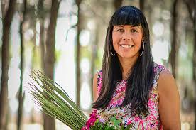 Local News: Emerald's blooming good “friendship through flowers”