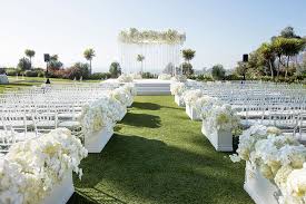 Luxury Southern California All White Wedding Strictly Weddings All White Wedding White Wedding Ceremony Outdoor Wedding