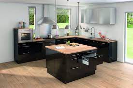 une cuisine ouverte fonctionnelle cuisine noire cuisine brico depot cuisine moderne