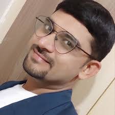 Malik Lakhani's Instagram, Twitter & Facebook