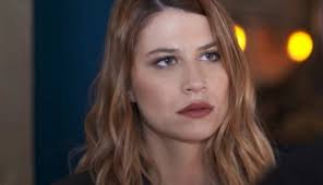 Η προσδοκία ότι κάτι καλύτερο θα συμβεί. Erietta Manoyrh Dex8hka Se3oyalikh Parenoxlhsh Panw Sthn Skhnh News Gr