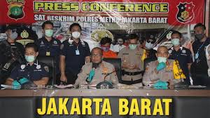 Logo polisi jawa tengah png. Perampok Emas Gagal Buang Sial Ke Jawa Tengah Karena Psbb Metro Tempo Co