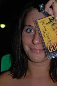 Vicki Banta's Instagram, Twitter & Facebook