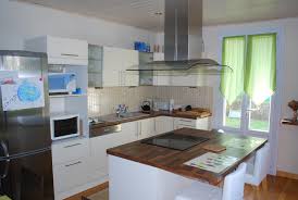 cuisine avec porte fenetre renovation cuisine cuisine equipee moderne amenagement cuisine ouverte