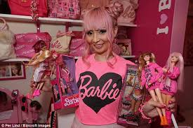 Create your very own barbie dreamhouse experience! Barbie Fan Transforms Her La Apartment Into A Barbie Dreamhouse Express Digest