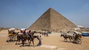 Ist die älteste, mit einer höhe von 62,5 metern die neunthöchste der ägyptischen pyramiden und eine der wenigen mit einer nichtquadratischen grundfläche. Cheops Pyramide Sensationsfund Bau Ist Voller Hohlraume Stern De