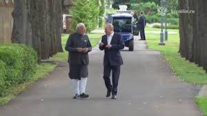 Putin gives Indian PM Modi tour of his residence
