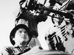 Tại hiện trường, 3 xe máy bể. Diá»…n Biáº¿n 12 Ngay Ä'em Tráº­n Ä'iá»‡n Bien Phá»§ Tren Khong á»Ÿ Ha Ná»™i