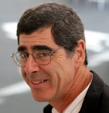 A PIC-Fluid Hybrid Algorithm for Multi-scale Simulations of Laser-plasma  Interactions