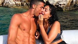 Check spelling or type a new query. Georgina Rodriguez H Kayth Syntrofos Toy Kristiano Ronalnto Bazei Fwtia Sto Instagram