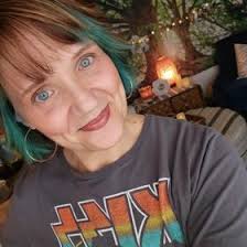 Lynn Cofield's Instagram, Twitter & Facebook