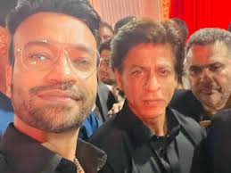 Ankita Lokhande's husband Vicky Jain has his fanboy moment with Shah Rukh  Khan at a recent party