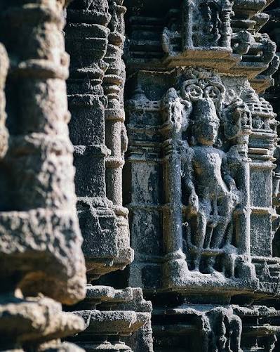 Beautiful temple and details ✨ . Shiv mandir at Ambernath. Feet got burnt walking barefoot while taking shots. Also phone shots because 'idhar camera allowed nahi hai' . . #shotoniphone #ambernath #ambernathshivmandir #