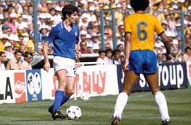 Les produits officiels de la seleção sont à retrouver sur foot.fr : Match De Legende 10e Le Jour Ou L Italie A Condamne Le Bresil Au Romantisme 6 Janvier 2014 Sofoot Com