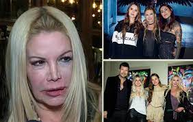 Soledad aquino, la exesposa de tinelli, y una desgarradora imagen internada: Drama Familiar Por Que Soledad Aquino La Ex De Marcelo Tinelli Esta Internada Hace Una Semana En Terapia Intensiva Revista Paparazzi
