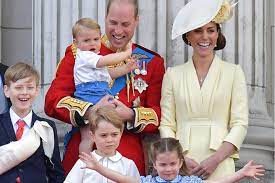 Das britische königshaus veröffentliche aber zwei neue fotos, die ihn beim spielen mit den. Prinz William Jugend