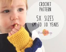 Womens Short Fingerless Gloves With Bow