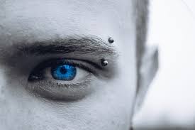 An eyebrow piercing is a vertical surface piercing, wherein a twelve to eighteen gauge cannula needle is inserted through the bottom of the eyebrow and exits through the top of the eyebrow to permit insertion of jewellery. Your Guide To Eyebrow Piercing Pros And Cons Jewelry Guide