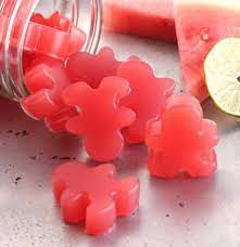 Gli ingredienti per le caramelle alla frutta fatte in casa. Come Preparare In Casa Delle Caramelle Gommose Senza Coloranti E Senza Gelatina