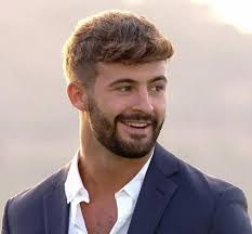 beth madeline @bethvivers @bethvivers Follow We all know who'd be able to  wipe the smug look off Helena's face #Lovelsland #LovelslandUK