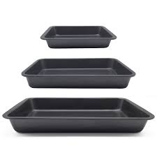 Not only does the stoneware lid lock in moisture and heat while baking, but makes it easy to carry dishes to potlucks and picnics, or for storing leftovers. Non Stick Rectangle Deep Dish Pan Roaster Oven Baking Pan Set Of 3 Cake Pans 9x13 8x12 7x9 Inch Buy Online At Best Price In Uae Amazon Ae